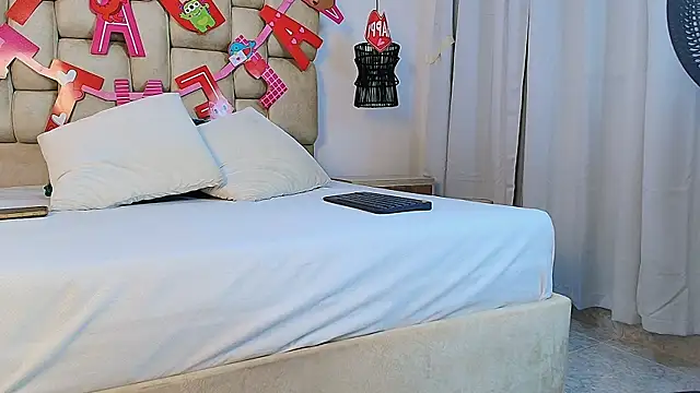 elizawiliamst online show from 09-13-25, 11:43