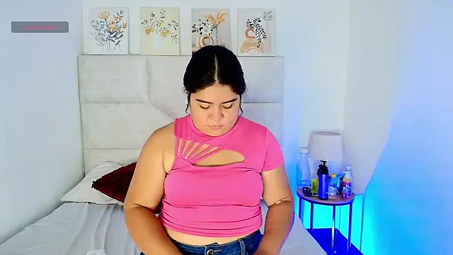 Snapshot of elizawiliamst chatting on 06-17-26, 03:55 elizawiliamst online show from 06-17-26, 03:55