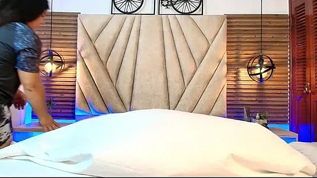 elizawiliamst online show from 09-09-25, 12:25