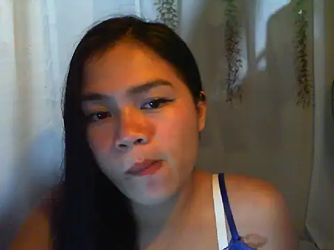 Snapshot of Zachariah_05 chatting on 10-24-25, 12:26 Zachariah 05 online show from 10-24-25, 12:26