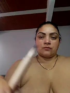 Snapshot of tiffany_Johnson1 chatting on 10-10-25, 05:36 tiffany Johnson1 online show from 10-10-25, 05:36