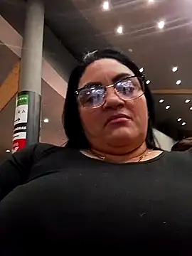 Snapshot of tiffany_Johnson1 chatting on 10-21-25, 11:15 tiffany Johnson1 online show from 10-21-25, 11:15