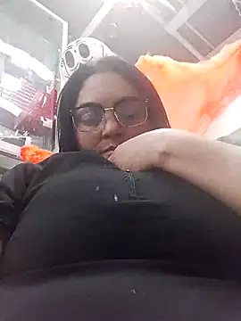 Snapshot of tiffany_Johnson1 chatting on 10-03-25, 01:31 tiffany Johnson1 online show from 10-03-25, 01:31