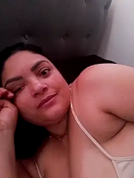 tiffany Johnson1 online show from 11-23-25, 03:33