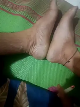 bobby3374 online show from 10-28-25, 01:10