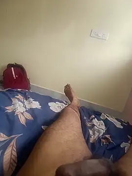 bobby3374 online show from 10-07-25, 04:24