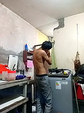 Bebicho14 online show from 04-11-26, 03:14