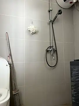 xixi-kiki online show from 09-10-25, 04:11