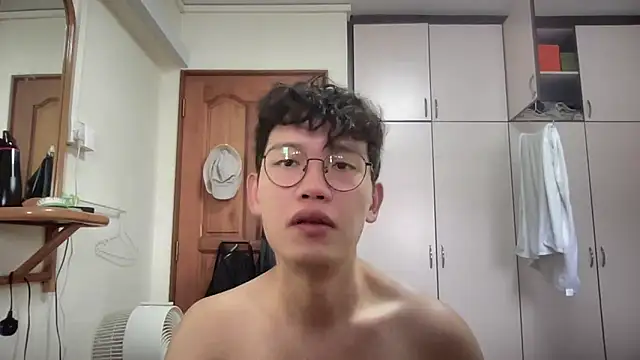 Passionatetwink2 online show from 09-21-25, 05:01