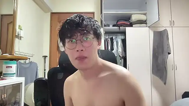 Passionatetwink2 online show from 03-12-26, 09:24