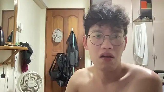 Passionatetwink2 online show from 09-24-25, 11:50