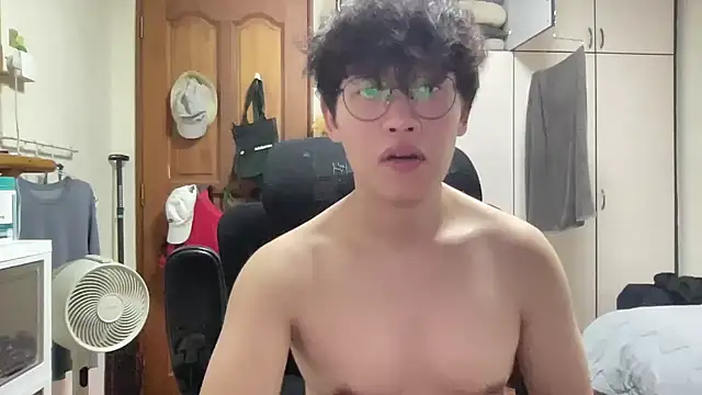 Passionatetwink2 online show from 03-13-26, 12:32