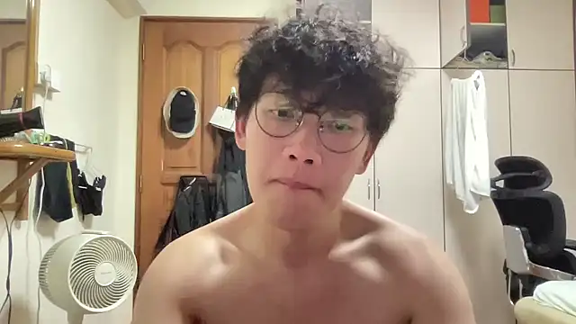 Passionatetwink2 online show from 11-08-25, 04:21