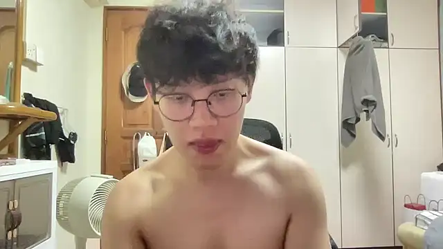 Passionatetwink2 online show from 12-15-25, 02:34