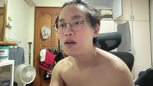 Passionatetwink2 online show from 03-11-26, 12:10