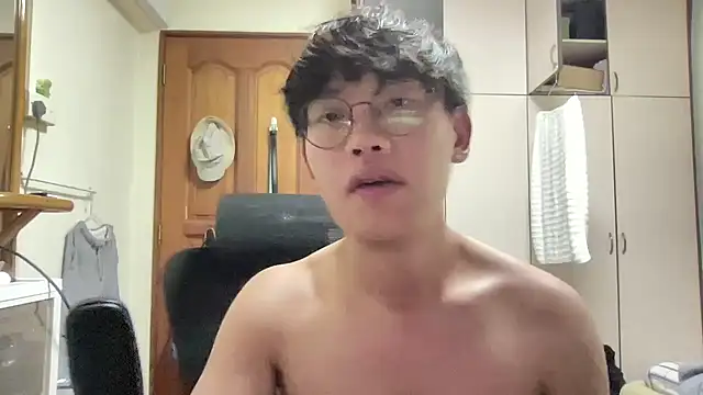 Passionatetwink2 online show from 06-11-26, 03:31