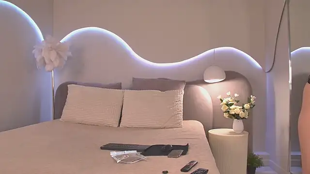 NicolSpace online show from 02-23-26, 03:41