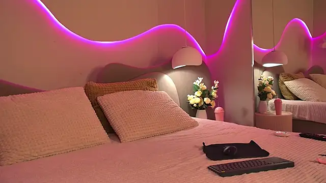 NicolSpace online show from 05-16-26, 03:38