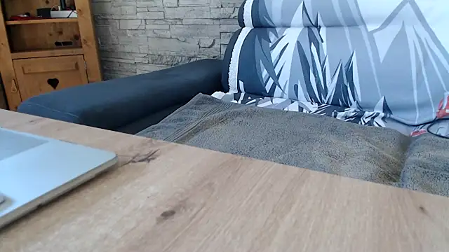 htreshot73 online show from 03-18-26, 01:57