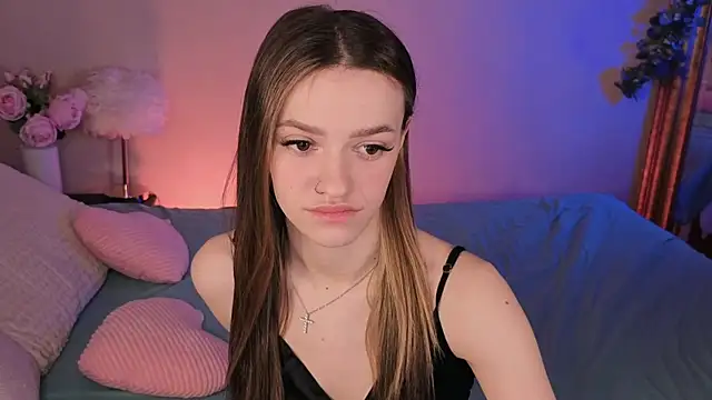 E l i z e  online show from 05-16-26, 05:17