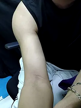 chocolate alone online show from 11-11-25, 07:25