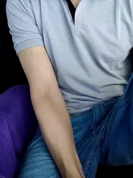 chocolate alone online show from 10-30-25, 06:01