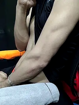 chocolate alone online show from 10-04-25, 07:54