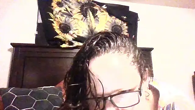 Snapshot of Rosalee2 chatting on 10-10-25, 11:11 Rosalee2 online show from 10-10-25, 11:11