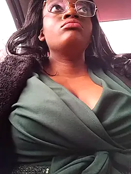 SexyGemBeautyX online show from 10-31-25, 11:18