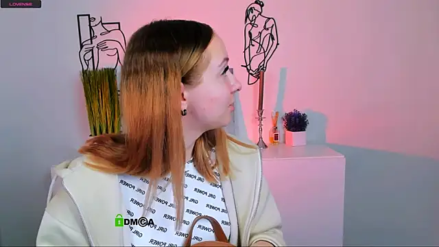 mila glow1 online show from 10-18-25, 07:16