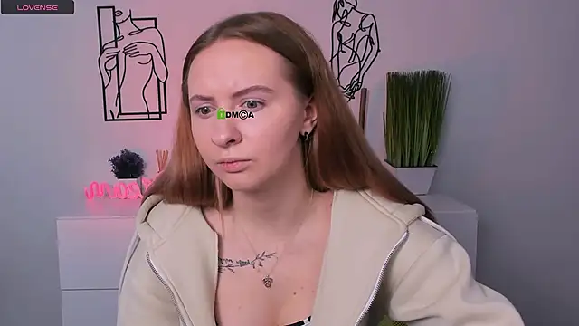 mila glow1 online show from 10-09-25, 08:48