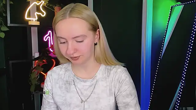 mila glow1 online show from 05-14-26, 07:33