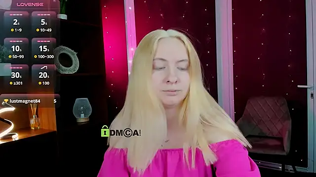 mila glow1 online show from 12-15-25, 07:31