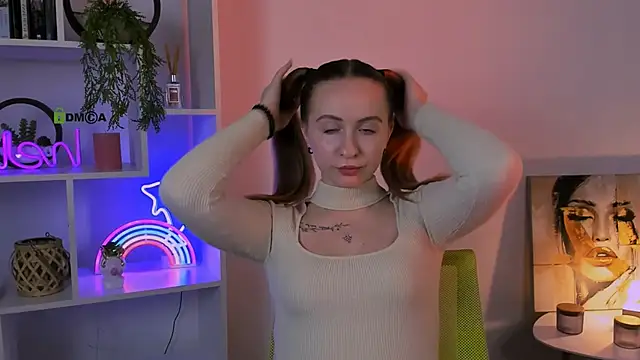 mila glow1 online show from 10-07-25, 07:37