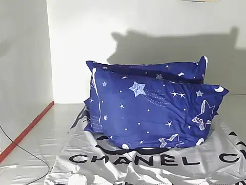 angelcum000 online show from 10-28-25, 10:36