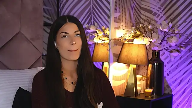 EvaRhea online show from 11-25-25, 03:51