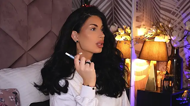 EvaRhea online show from 12-16-25, 03:55