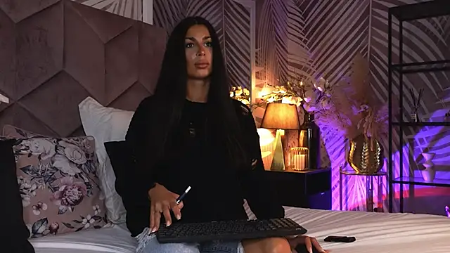 EvaRhea online show from 04-04-26, 02:51