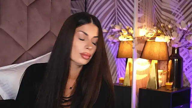 EvaRhea online show from 11-24-25, 04:01