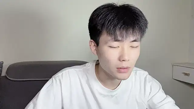 xiaoyang5200 online show from 10-31-25, 02:35