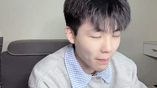 xiaoyang5200 online show from 11-23-25, 01:54