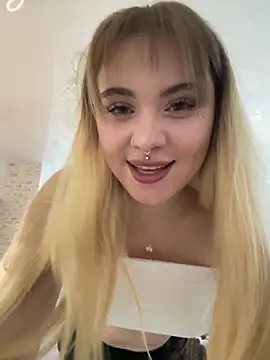 LunaMillie online show from 12-05-25, 09:52