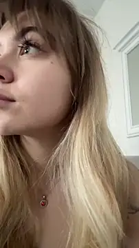 LunaMillie online show from 12-17-25, 06:07