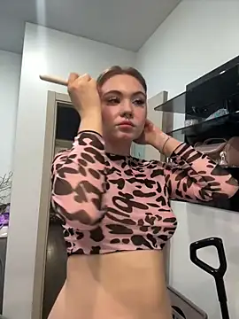 LunaMillie online show from 11-11-25, 09:15