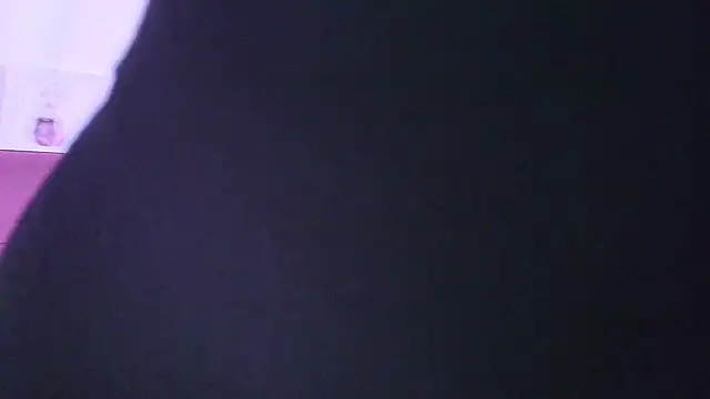 Snapshot of CamiilaGlow chatting on 10-24-25, 04:17 CamiilaGlow online show from 10-24-25, 04:17