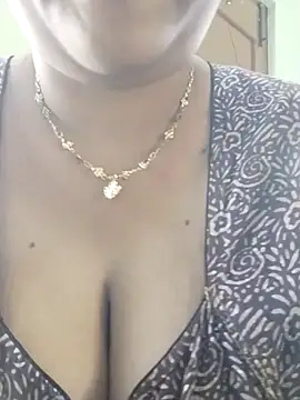 Geetha227 online show from 09-28-25, 04:08