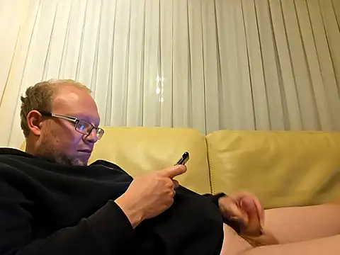 Mikenen online show from 05-15-26, 09:35