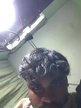 Snapshot of uniquesexyboy5689 chatting on 02-15-26, 02:05 uniquesexyboy5689 online show from 02-15-26, 02:05