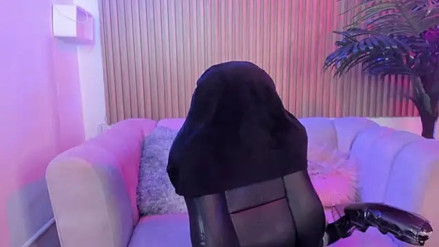 Jenny Wolridge  online show from 11-02-25, 08:25