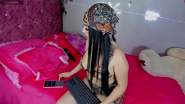 Snapshot of emmy_bloom chatting on 09-21-25, 07:19 emmy bloom online show from 09-21-25, 07:19